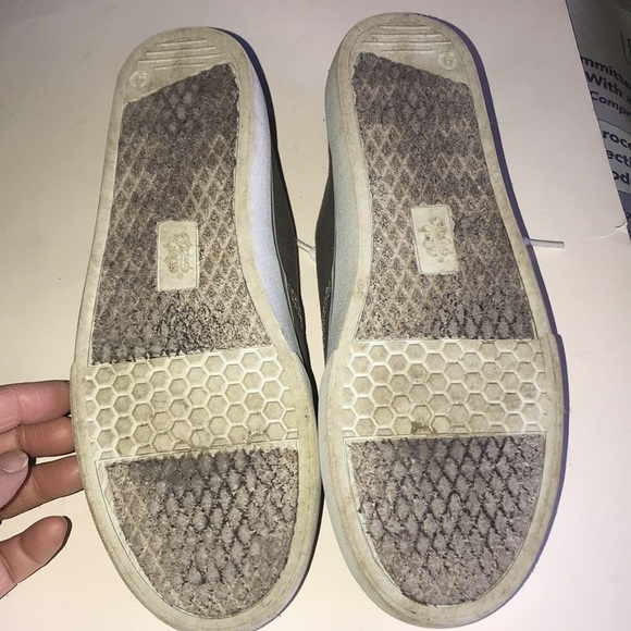 Women’s Faded Glory Sneakers - Picture 6 of 9